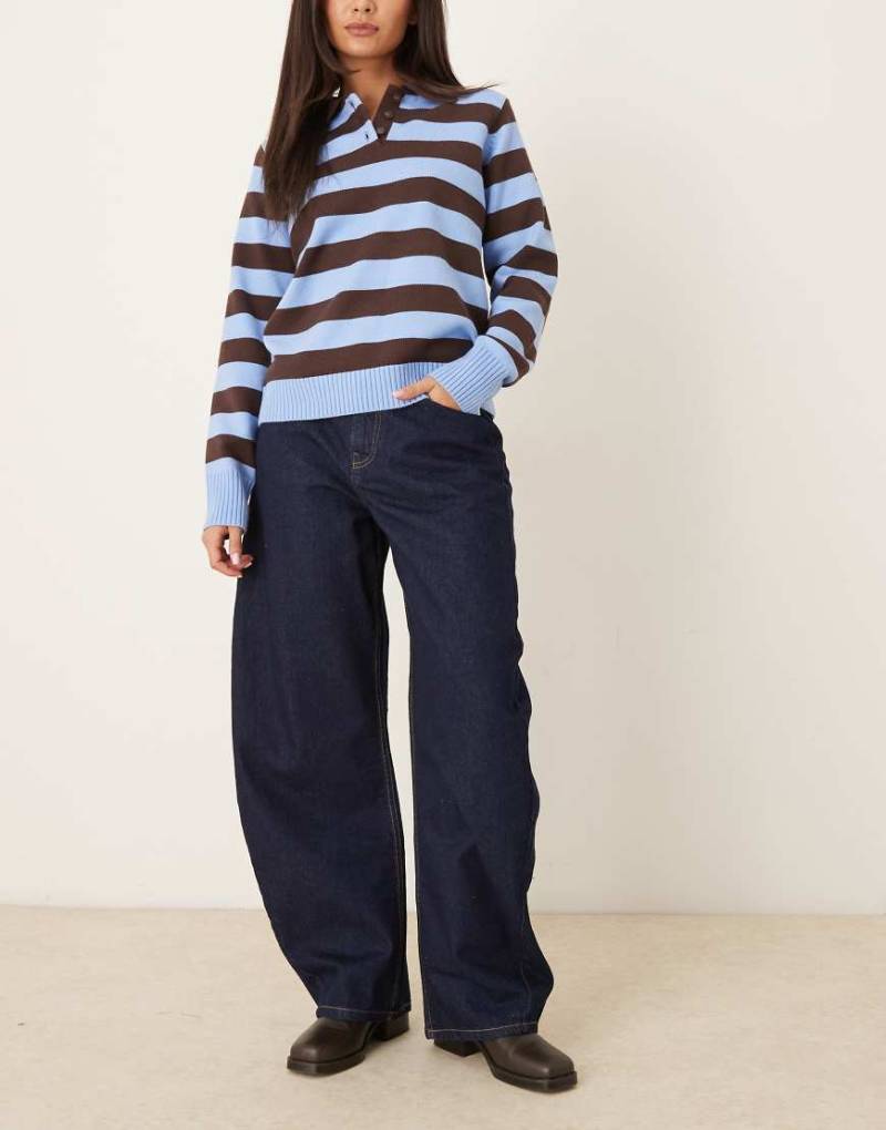 ASOS DESIGN - Jeans in Rinse-Waschung mit weitem, abgerundetem Bein und hohem Bund-Marineblau von ASOS DESIGN