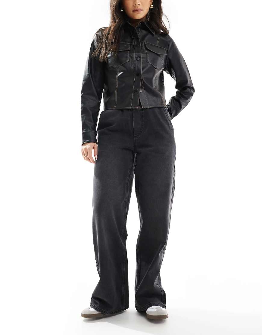 ASOS DESIGN - Jeans in Schwarz mit elastischem Bund von ASOS DESIGN