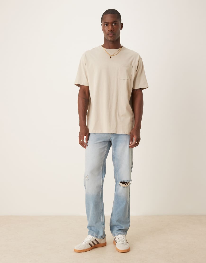 ASOS DESIGN - Jeans in mittlerer Waschung mit geradem Schnitt und Zierrissen-Blau von ASOS DESIGN