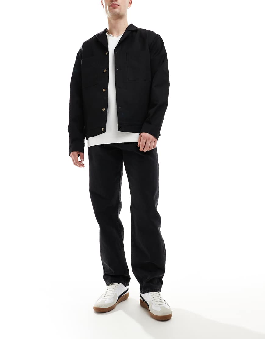 ASOS DESIGN - Jeans in schwarzer Waschung mit geradem Schnitt ASOS DESIGN - Jeans in schwarzer Waschung mit geradem Schnitt von ASOS DESIGN