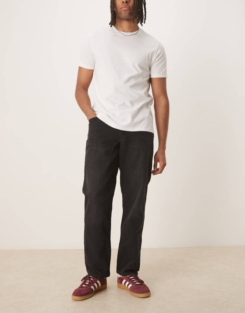 ASOS DESIGN - Jeans in schwarzer Waschung mit geradem Schnitt von ASOS DESIGN