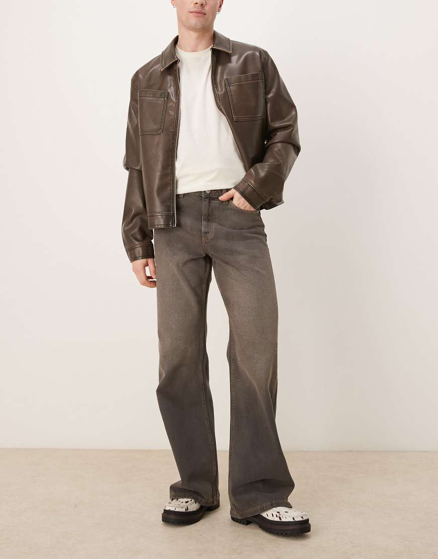 ASOS DESIGN - Jeans in verwaschenem Grau mit weitem, ausgestelltem Bein ASOS DESIGN - Jeans in verwaschenem Grau mit weitem, ausgestelltem Bein von ASOS DESIGN