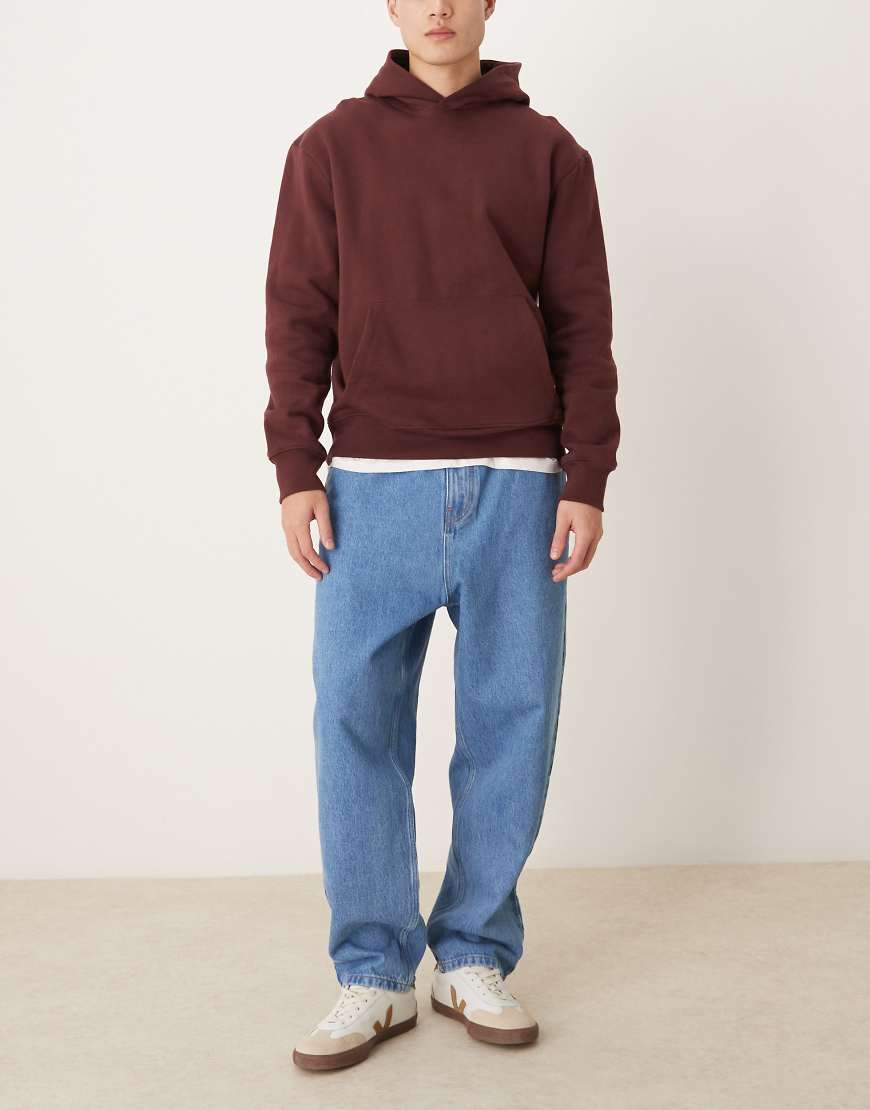ASOS DESIGN - Jeans in verwaschenem Mittelblau mit Skater-Schnitt ASOS DESIGN - Jeans in verwaschenem Mittelblau mit Skater-Schnitt von ASOS DESIGN