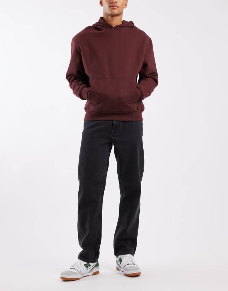 ASOS DESIGN - Jeans in verwaschenem Schwarz mit geradem Schnitt von ASOS DESIGN