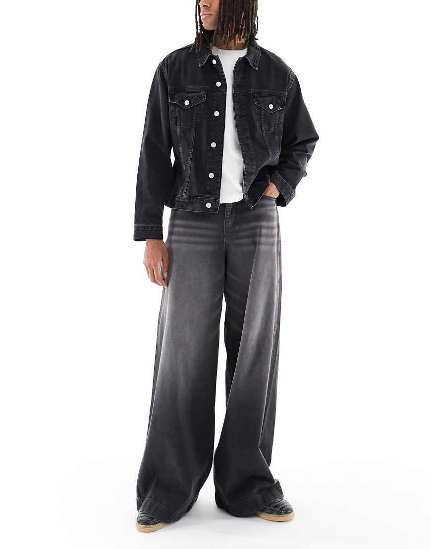 ASOS DESIGN - Jeans in verwaschenem Schwarz mit sehr weitem Bein ASOS DESIGN - Jeans in verwaschenem Schwarz mit sehr weitem Bein von ASOS DESIGN