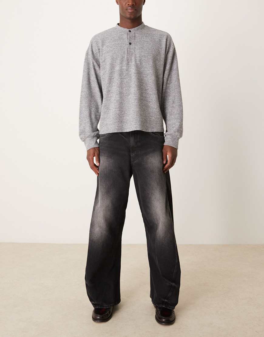 ASOS DESIGN - Jeans in verwaschenem Schwarz mit verdrehtem Saum ASOS DESIGN - Jeans in verwaschenem Schwarz mit verdrehtem Saum von ASOS DESIGN