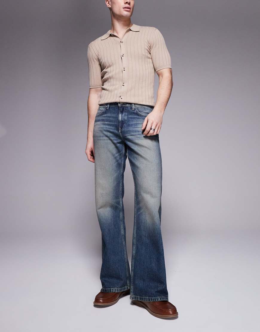 ASOS DESIGN - Jeans mit ausgestelltem, weitem Bein in mittelblauer Waschung von ASOS DESIGN
