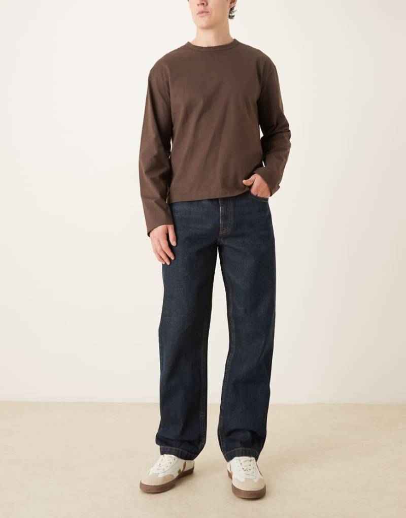 ASOS DESIGN - Jeans mit geradem Bein in verwaschenem Blau von ASOS DESIGN