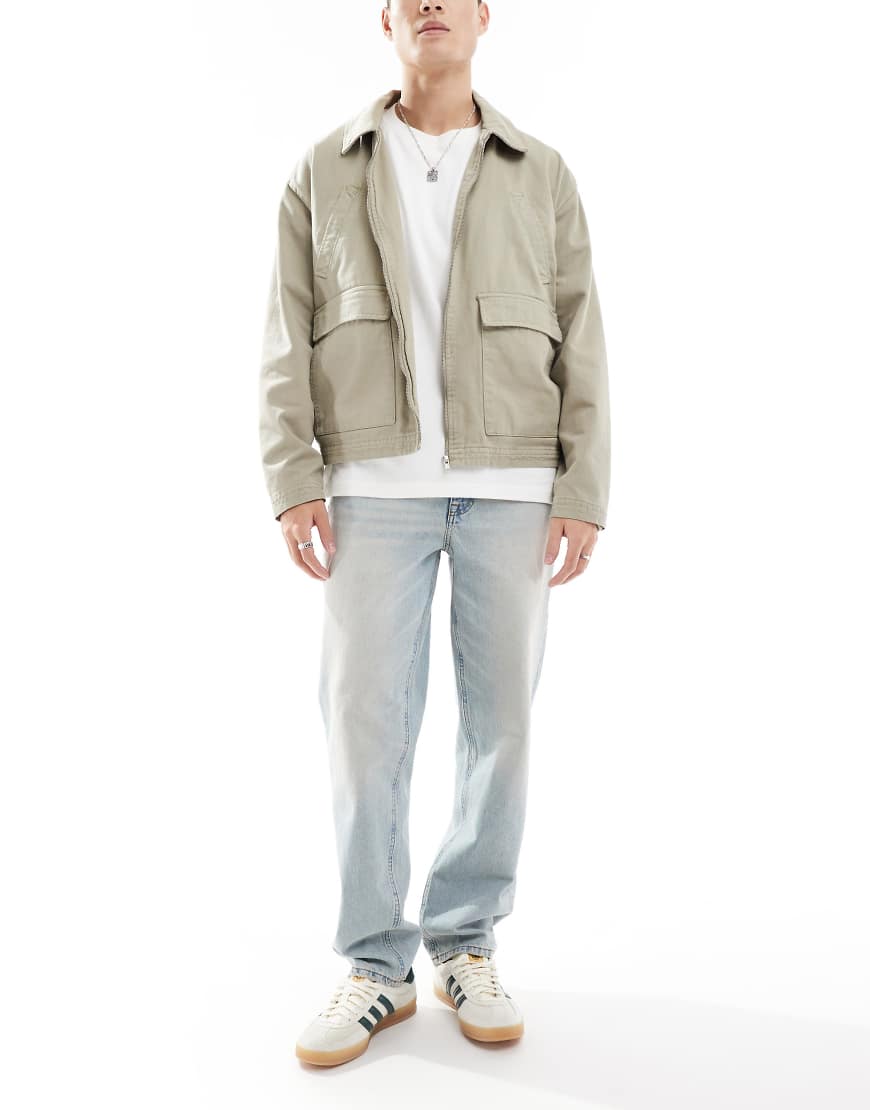 ASOS DESIGN - Jeans mit geradem Schnitt in hellblauer Waschung von ASOS DESIGN