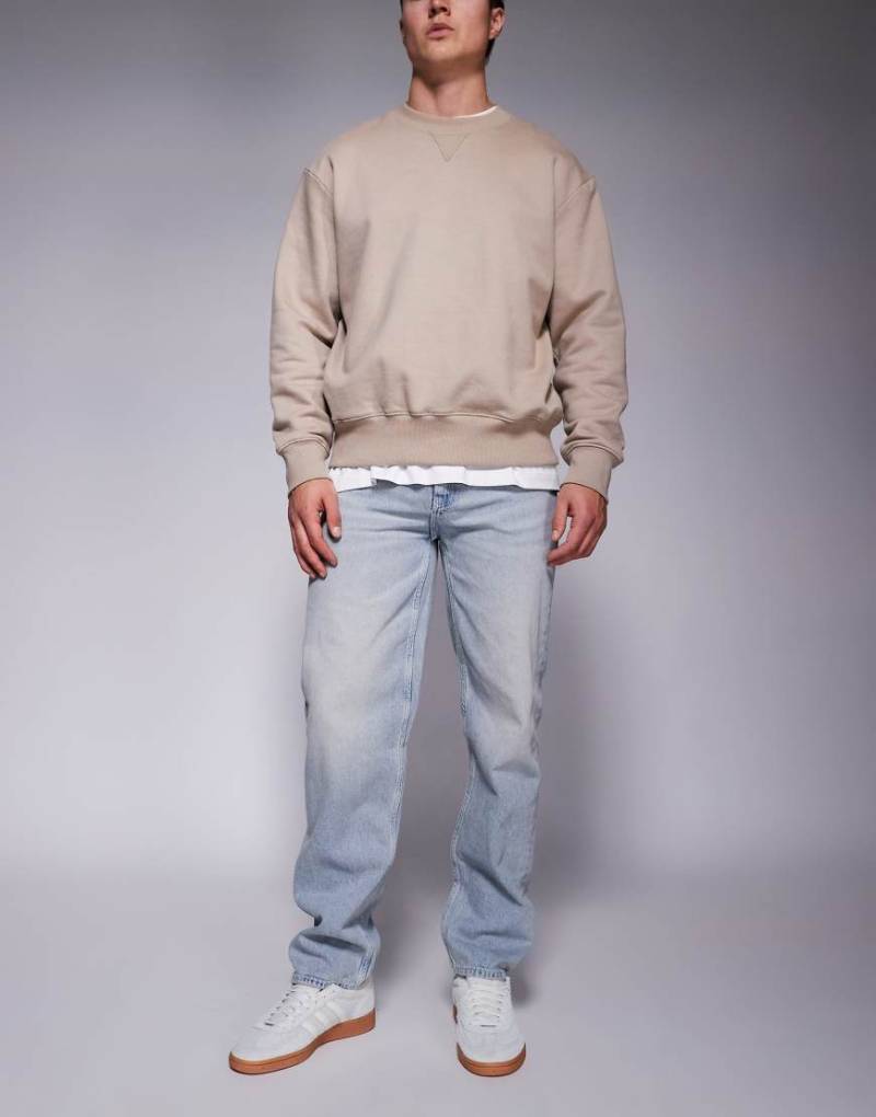ASOS DESIGN - Jeans mit geradem Schnitt in hellblauer Waschung von ASOS DESIGN