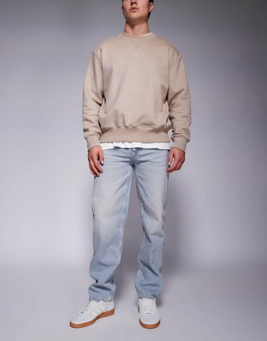 ASOS DESIGN - Jeans mit geradem Schnitt in hellblauer Waschung von ASOS DESIGN