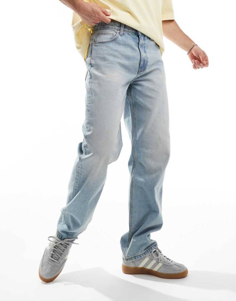ASOS DESIGN - Gerade geschnittene Jeans in heller Waschung-Blau von ASOS DESIGN