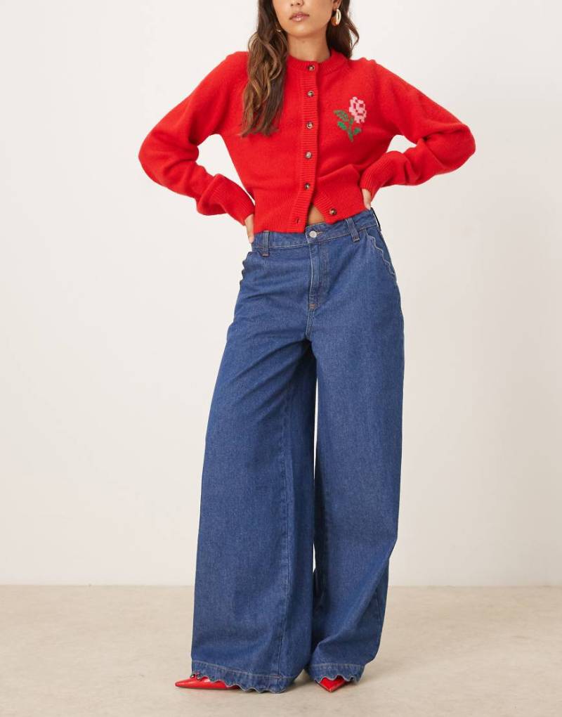 ASOS DESIGN - Palazzo-Jeans in dunkler Waschung mit weitem Bein und Saumdetail-Blau von ASOS DESIGN