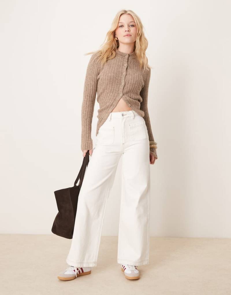 ASOS DESIGN - Jeans mit weitem Bein und aufgenähten Taschen-Weiß von ASOS DESIGN