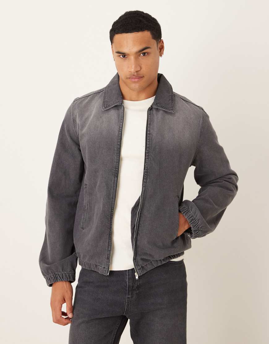 ASOS DESIGN - Jeansjacke im Bomberstil in stark verwaschenem Grau ASOS DESIGN - Jeansjacke im Bomberstil in stark verwaschenem Grau von ASOS DESIGN