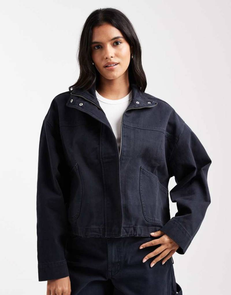 ASOS DESIGN - Jeansjacke in Marineblau mit Stehkragen, Kombiteil von ASOS DESIGN