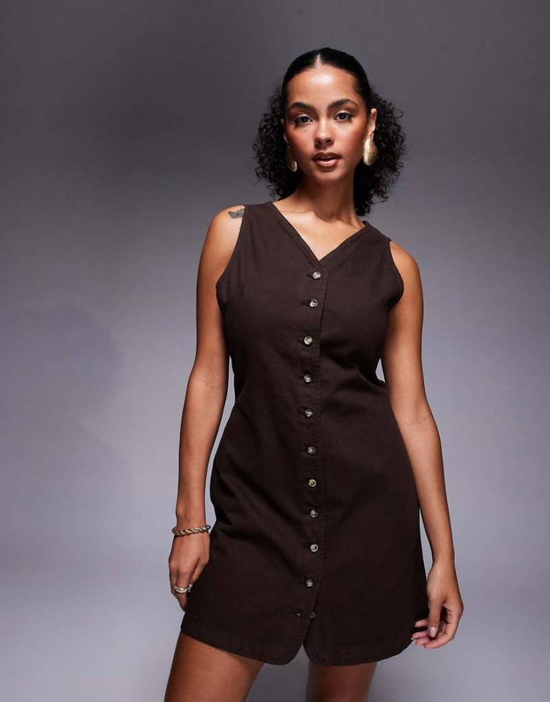 ASOS DESIGN - Jeanskleid in Schokobraun mit V-Ausschnitt und durchgehender Knopfleiste von ASOS DESIGN