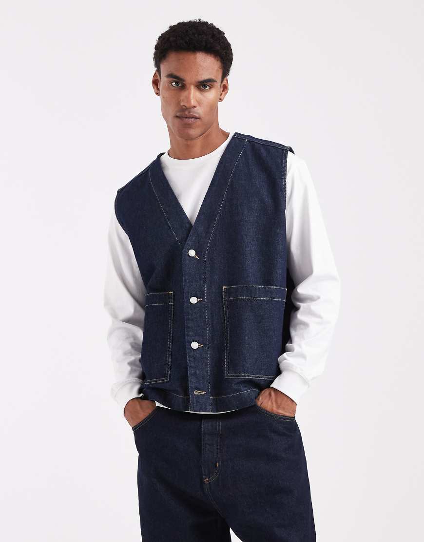 ASOS DESIGN - Jeansweste in Raw-Waschung-Marineblau von ASOS DESIGN