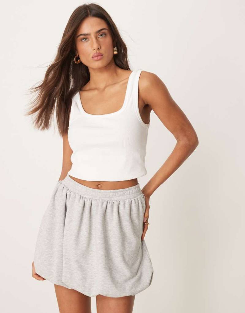 ASOS DESIGN - Jersey-Minirock in meliertem Grau mit Ballonsaum von ASOS DESIGN