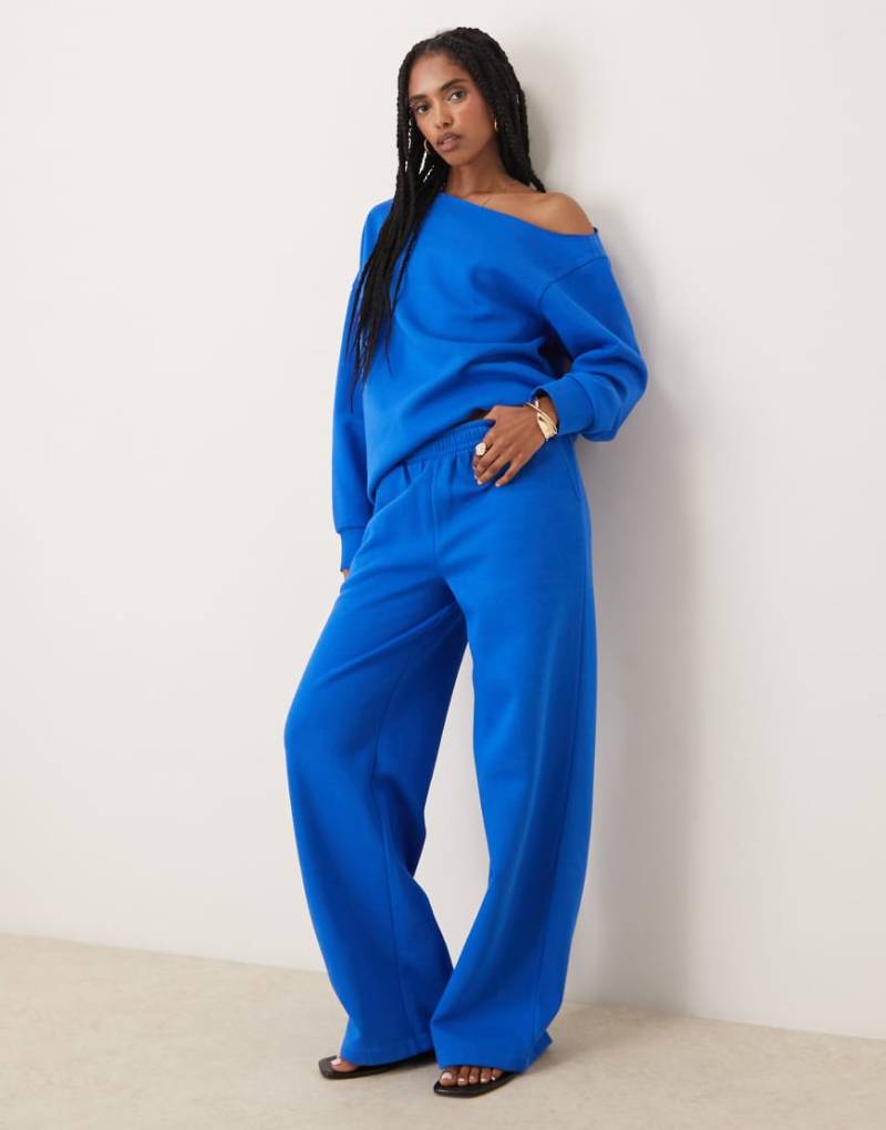 ASOS DESIGN - Jogginghose in Blau mit weicher Innenseite und weitem Bein von ASOS DESIGN