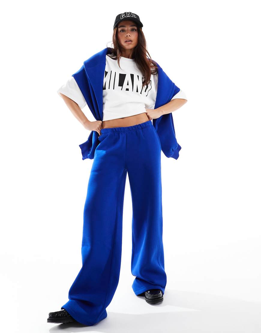 ASOS DESIGN - Jogginghose in Blau mit weiten Beinen von ASOS DESIGN