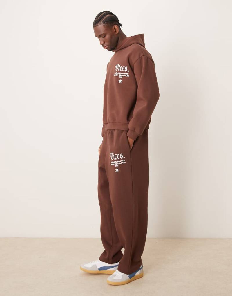 ASOS DESIGN - Jogginghose in Braun mit Print und weitem Ballon-Schnitt, Kombiteil von ASOS DESIGN