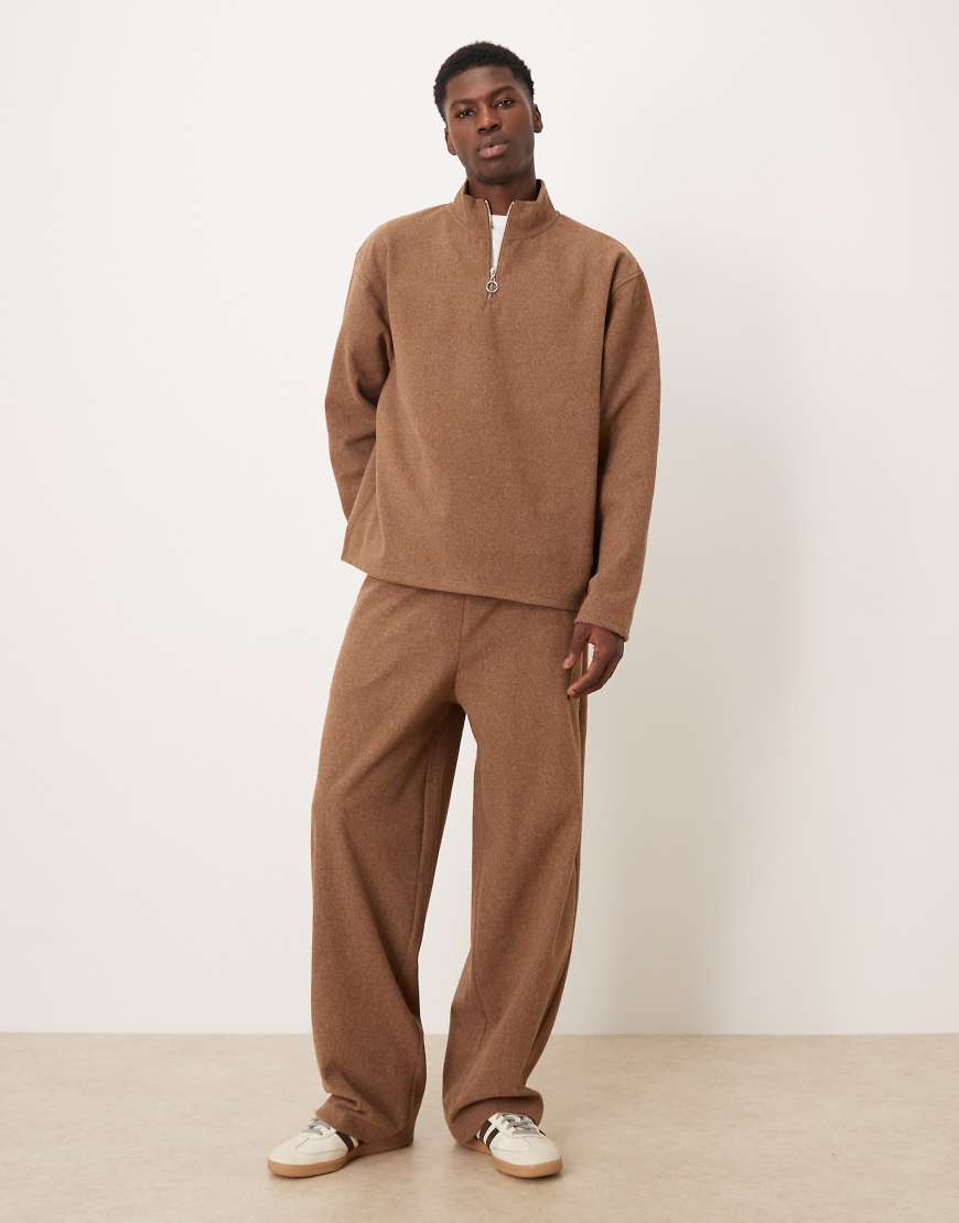 ASOS DESIGN - Jogginghose in Braun mit weitem Bein und Falten, Kombiteil-Neutral von ASOS DESIGN