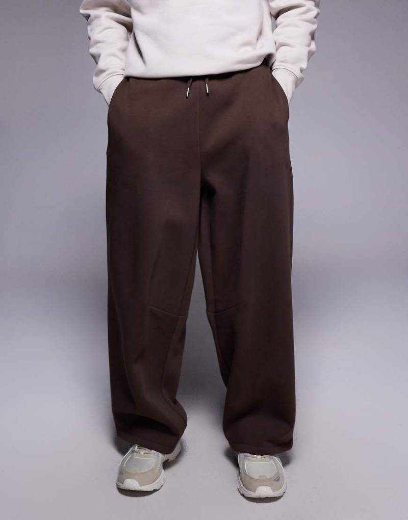 ASOS DESIGN - Jogginghose in Braun mit weitem Schnitt-Brown von ASOS DESIGN