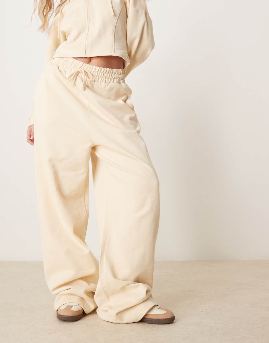 ASOS DESIGN - Jogginghose in Buttermilchgelb mit Nahtdetail, Kombiteil ASOS DESIGN - Jogginghose in Buttermilchgelb mit Nahtdetail, Kombiteil von ASOS DESIGN