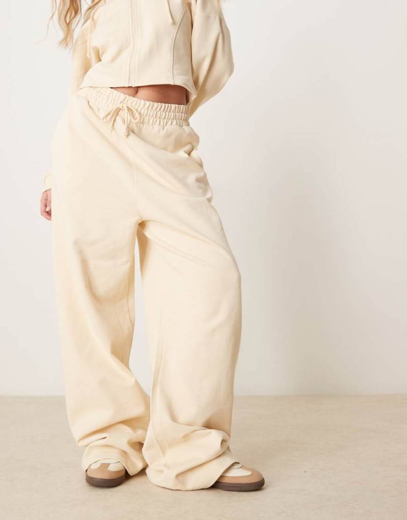 ASOS DESIGN - Jogginghose in Buttermilchgelb mit Nahtdetail, Kombiteil ASOS DESIGN - Jogginghose in Buttermilchgelb mit Nahtdetail, Kombiteil von ASOS DESIGN