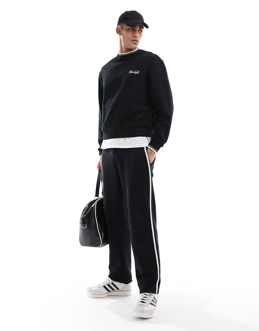 ASOS DESIGN - Jogginghose in Schwarz mit geradem Bein und texturierten Seitenstreifen von ASOS DESIGN