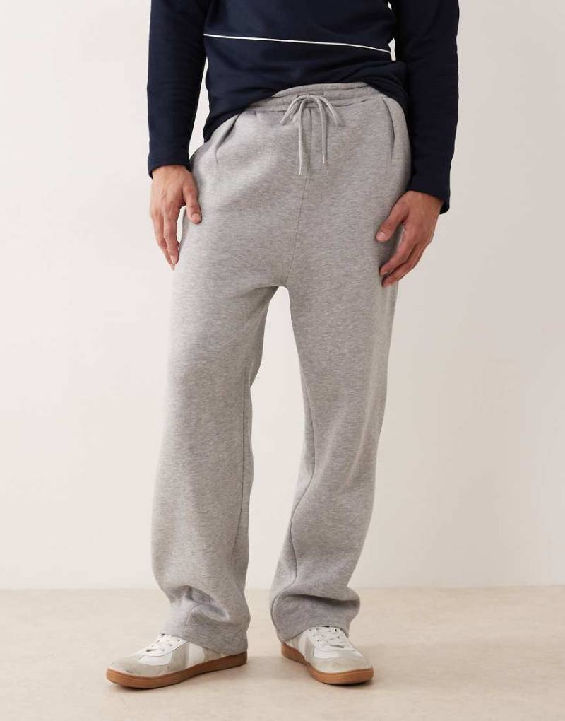 ASOS DESIGN - Jogginghose in meliertem Grau mit weitem Bein und abgenähter Saumfalte von ASOS DESIGN