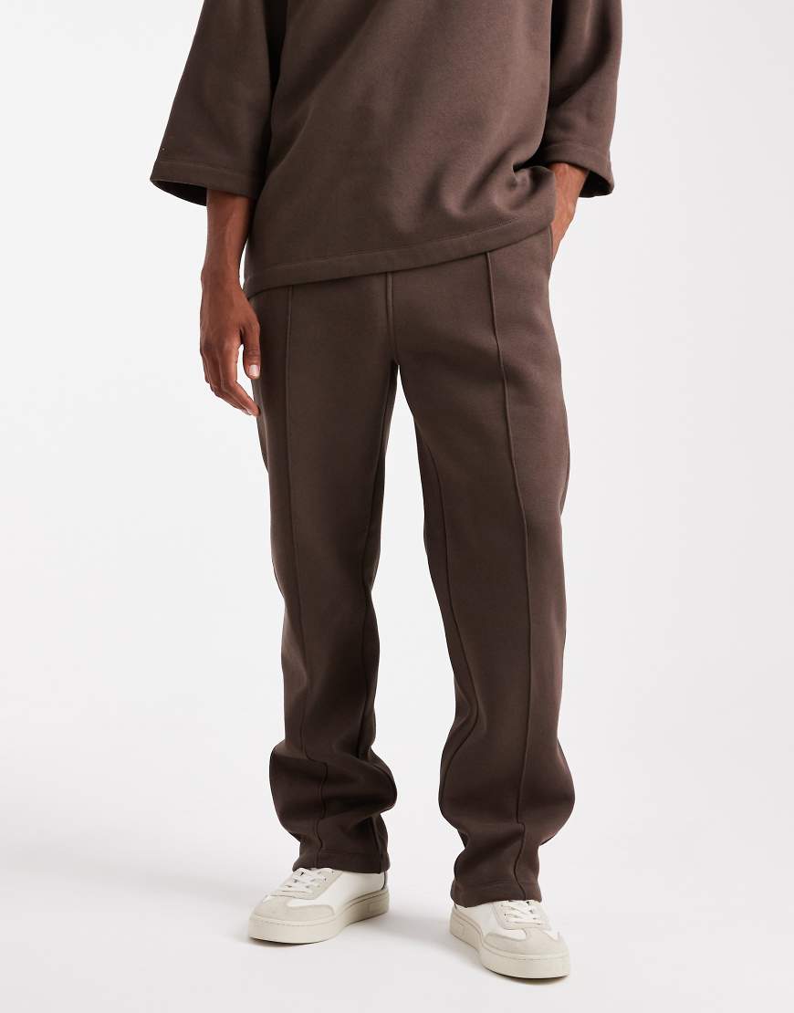 ASOS DESIGN - Jogginghose mit geradem Schnitt in Braun, Kombiteil-Brown ASOS DESIGN - Jogginghose mit geradem Schnitt in Braun, Kombiteil-Brown von ASOS DESIGN