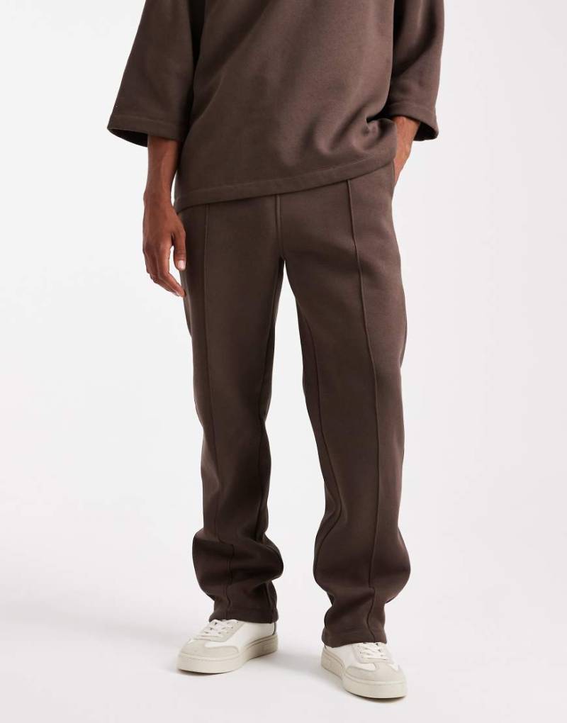 ASOS DESIGN - Jogginghose mit geradem Schnitt in Braun, Kombiteil-Brown von ASOS DESIGN