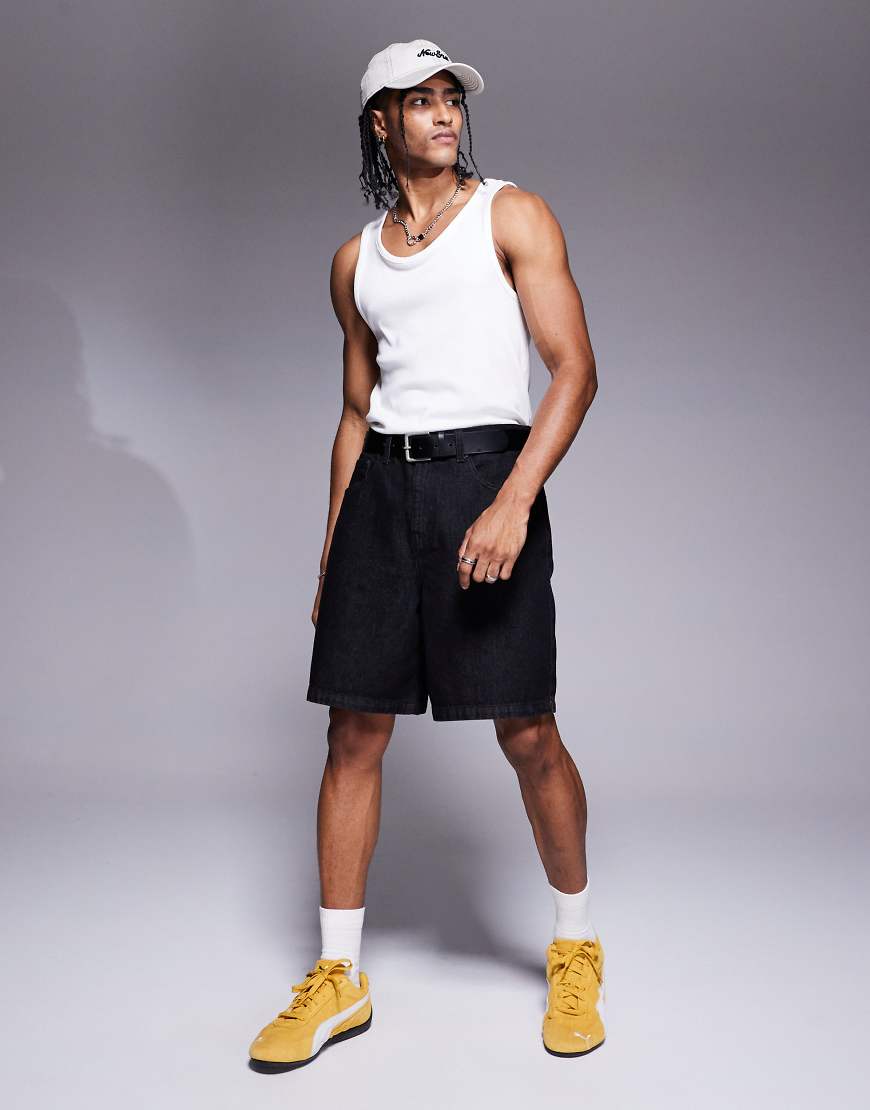 ASOS DESIGN - Jeans-Jorts in normaler Länge in Schwarz-Grau ASOS DESIGN - Jeans-Jorts in normaler Länge in Schwarz-Grau von ASOS DESIGN
