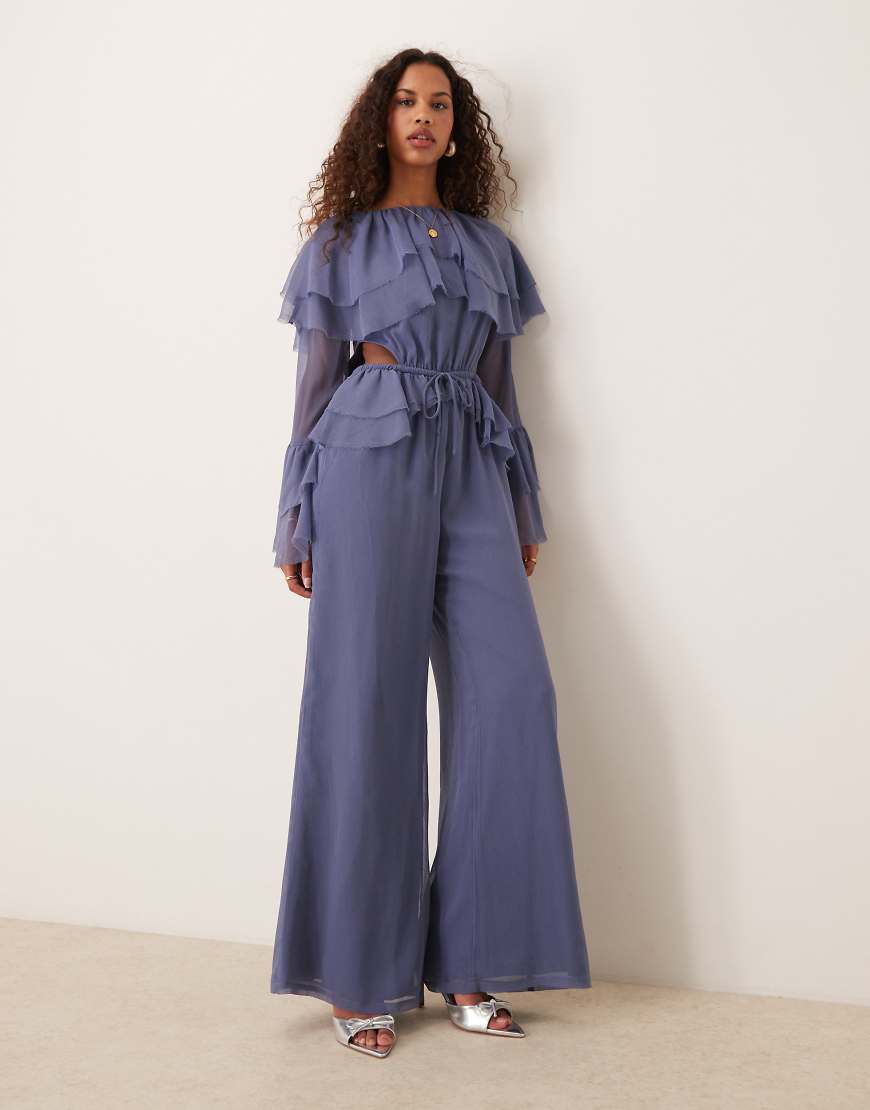 ASOS DESIGN - Jumpsuit in Blau mit akzentuierten Rüschen-Ärmeln und Cut-out-Design von ASOS DESIGN