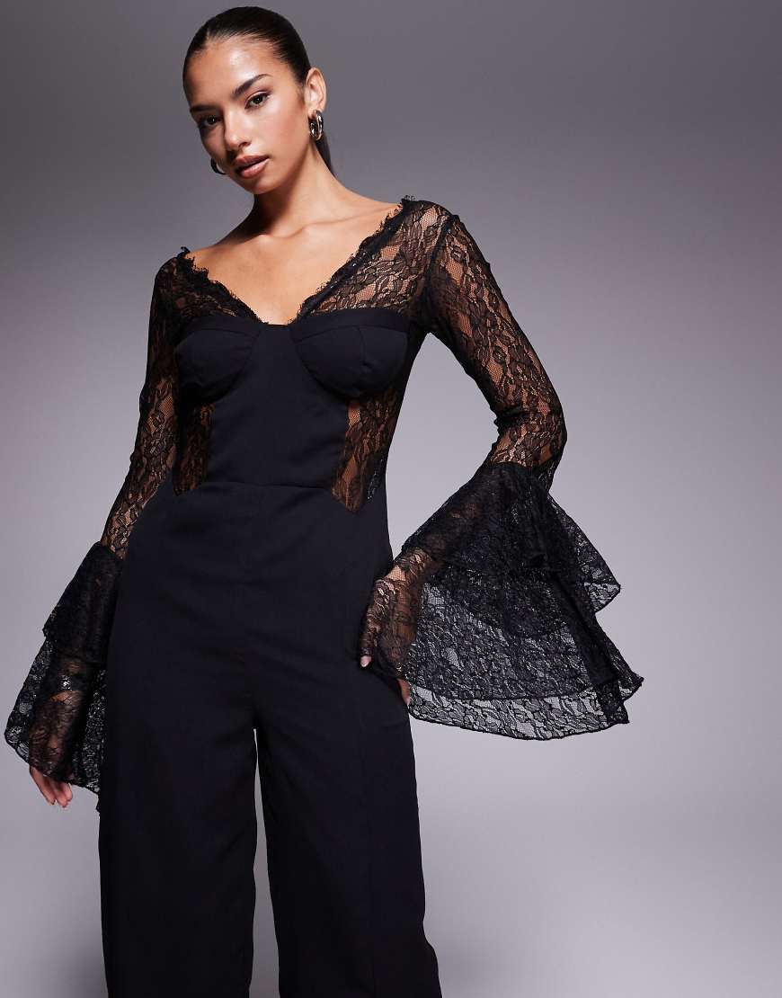 ASOS DESIGN - Jumpsuit in Schwarz mit Korsettdetail, Spitze und Rüschen von ASOS DESIGN
