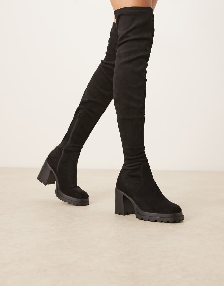 ASOS DESIGN - Kai - Overknee-Stiefel aus schwarzem Wildlederimitat mit Absatz und dicker Sohle von ASOS DESIGN