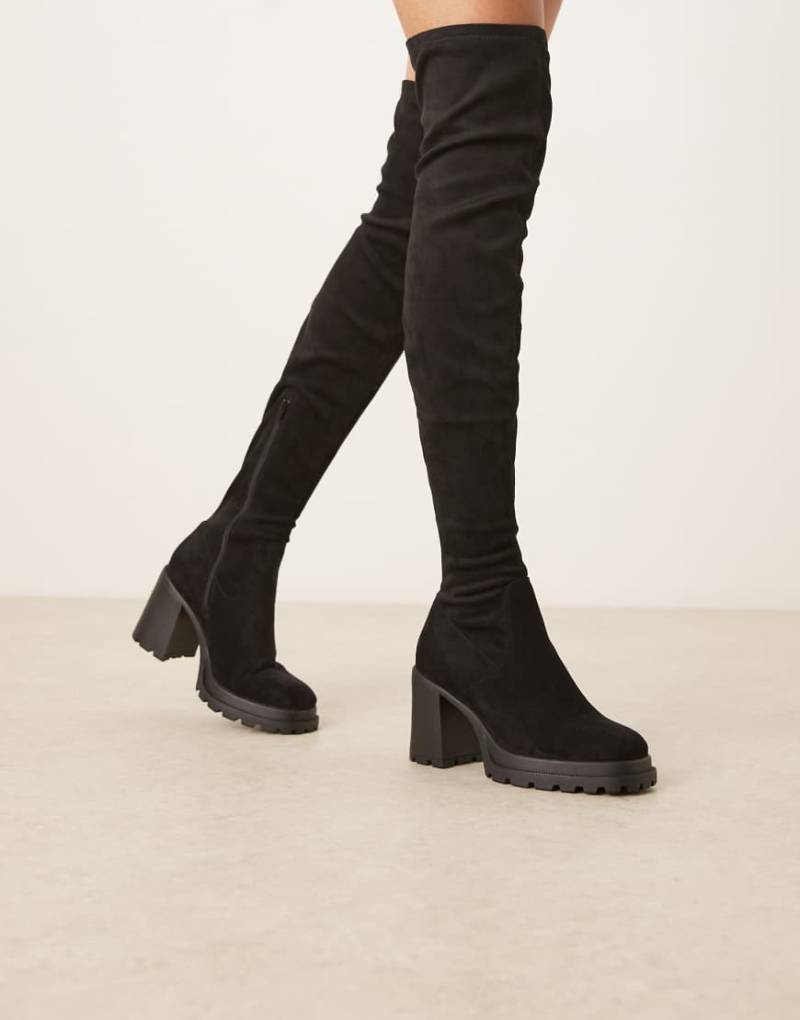 ASOS DESIGN - Kai - Overknee-Stiefel aus schwarzem Wildlederimitat mit Absatz und dicker Sohle von ASOS DESIGN