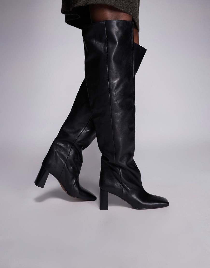 ASOS DESIGN - Kane - Weiche Overknee-Stiefel aus Leder in Schwarz mit eckiger Zehenpartie von ASOS DESIGN