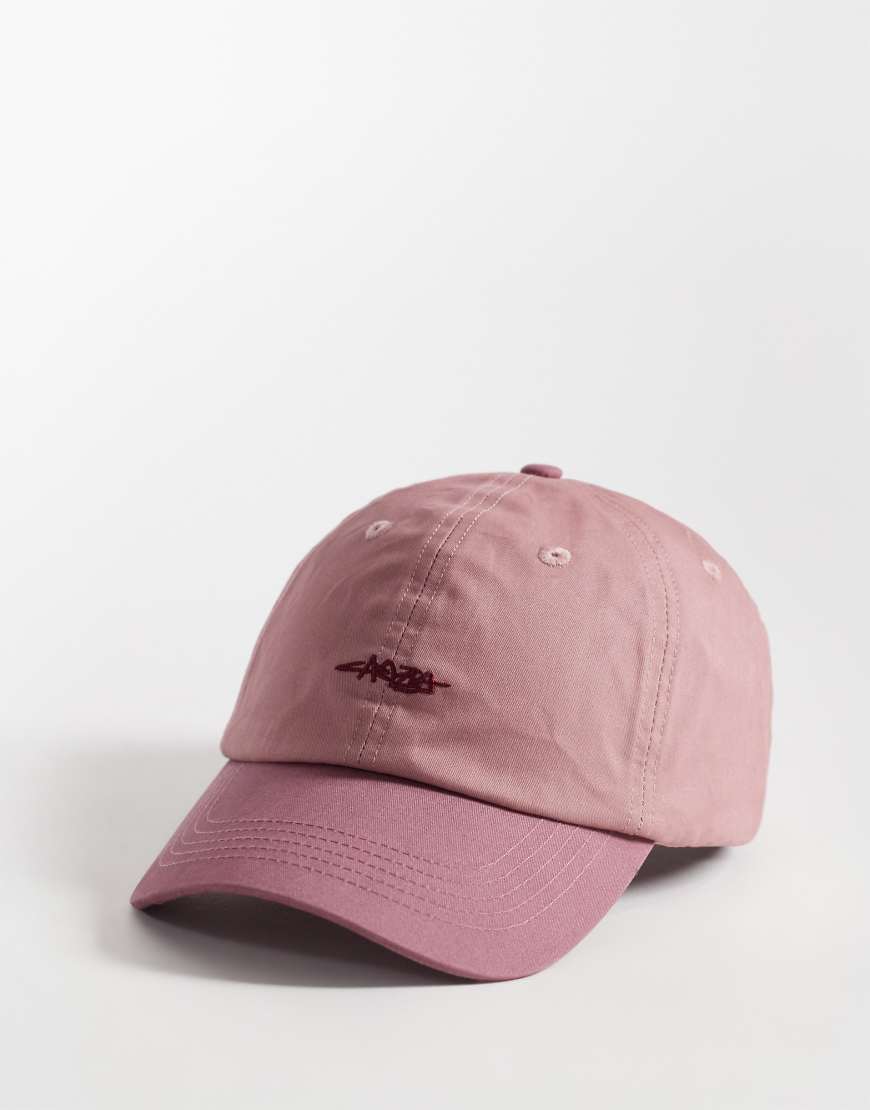 ASOS DESIGN - Kappe in kontrastierendem Rosa mit Logostickerei von ASOS DESIGN