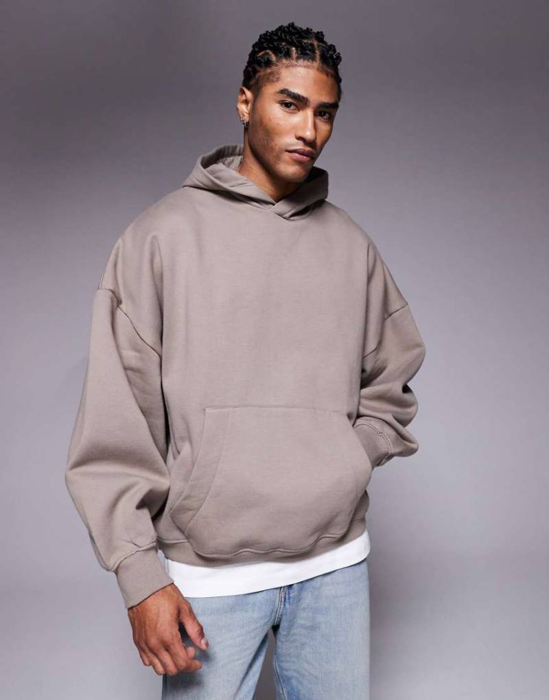 ASOS DESIGN - Kapuzenpullover aus schwerem Material in verwaschenem Khaki mit extremer Oversize-Passform und Ärmeldetails-Brown von ASOS DESIGN