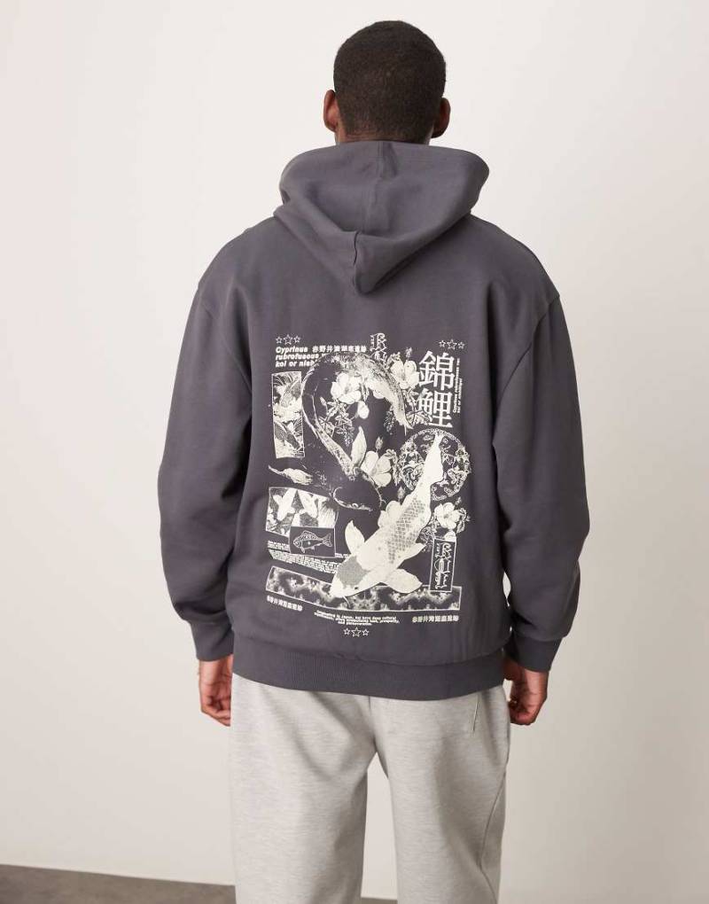 ASOS DESIGN - Kapuzenpullover in Grau mit Souvenir-Rückenprint und Bruststickerei von ASOS DESIGN