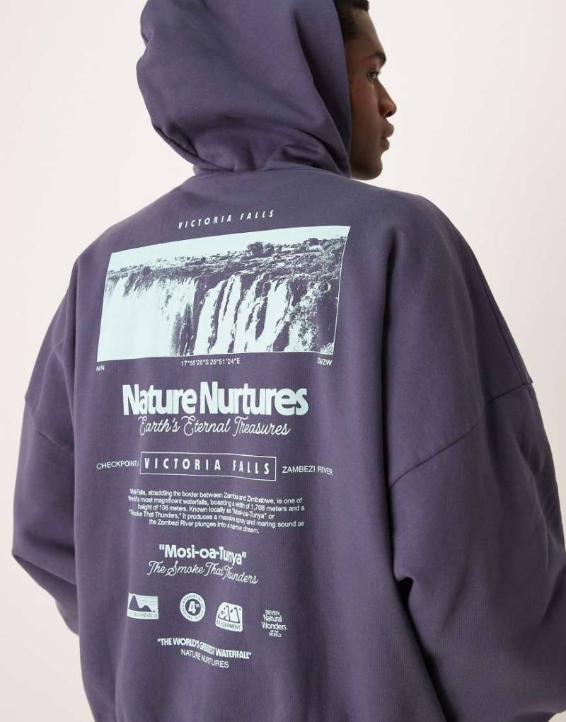 ASOS DESIGN - Kapuzenpullover in Grau mit extremer Oversize-Passform und Fotoprint hinten von ASOS DESIGN