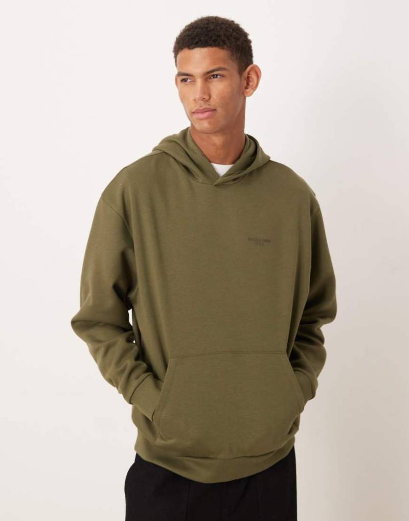 ASOS DESIGN - Kapuzenpullover in Khaki mit Print-Grün von ASOS DESIGN