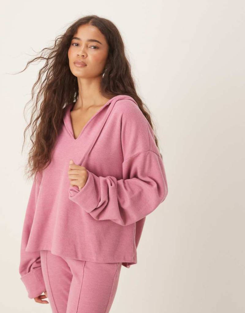 ASOS DESIGN - Superweicher Kapuzenpullover in Rosa mit umgeschlagenen Bündchen von ASOS DESIGN