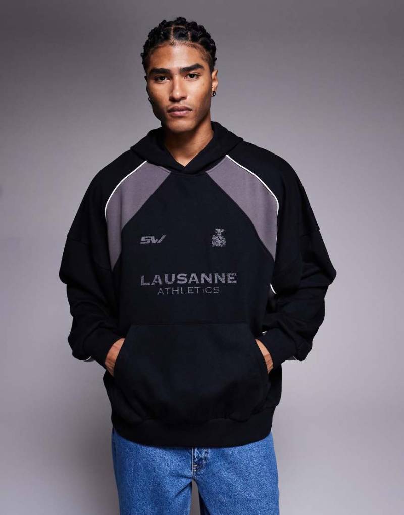 ASOS DESIGN - Kapuzenpullover in Schwarz mit Colourblock-Design und Used-Print von ASOS DESIGN