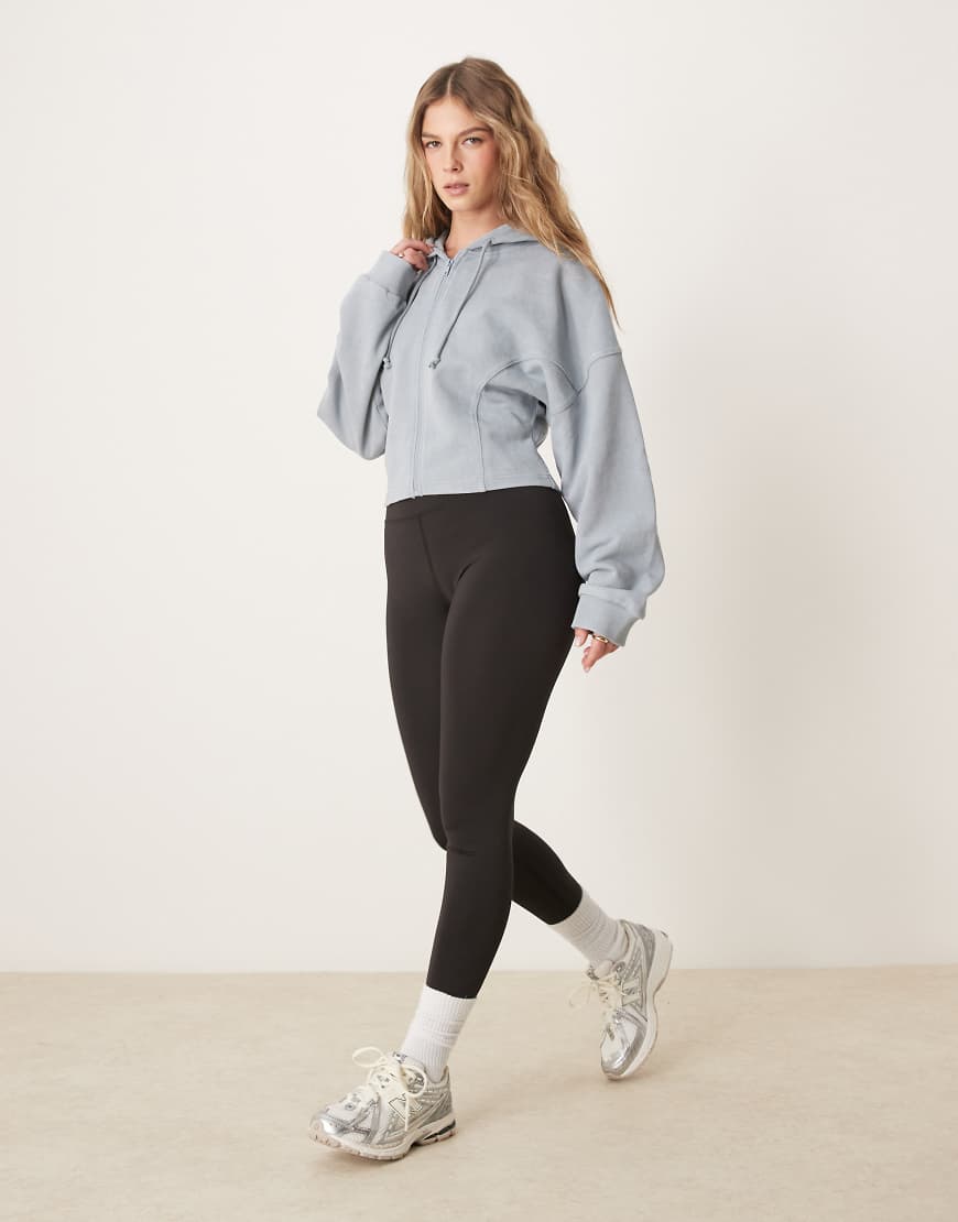 ASOS DESIGN - Kapuzenpullover in verwaschenem Blau mit Ziernähten und durchgehendem Reißverschluss ASOS DESIGN - Kapuzenpullover in verwaschenem Blau mit Ziernähten und durchgehendem Reißverschluss von ASOS DESIGN