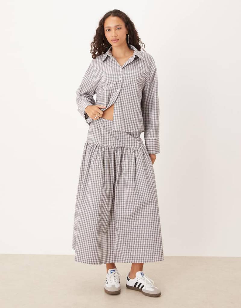 ASOS DESIGN - Karierter, weiter Maxirock mit tiefer Taille-Bunt von ASOS DESIGN