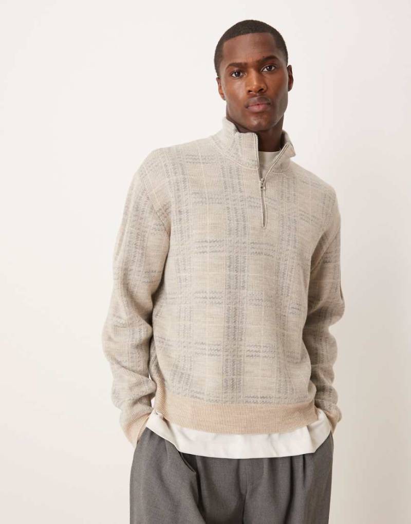 ASOS DESIGN - Karierter Oversize-Strickpullover in Steinbeige mit kurzem Reißverschluss-Grau von ASOS DESIGN